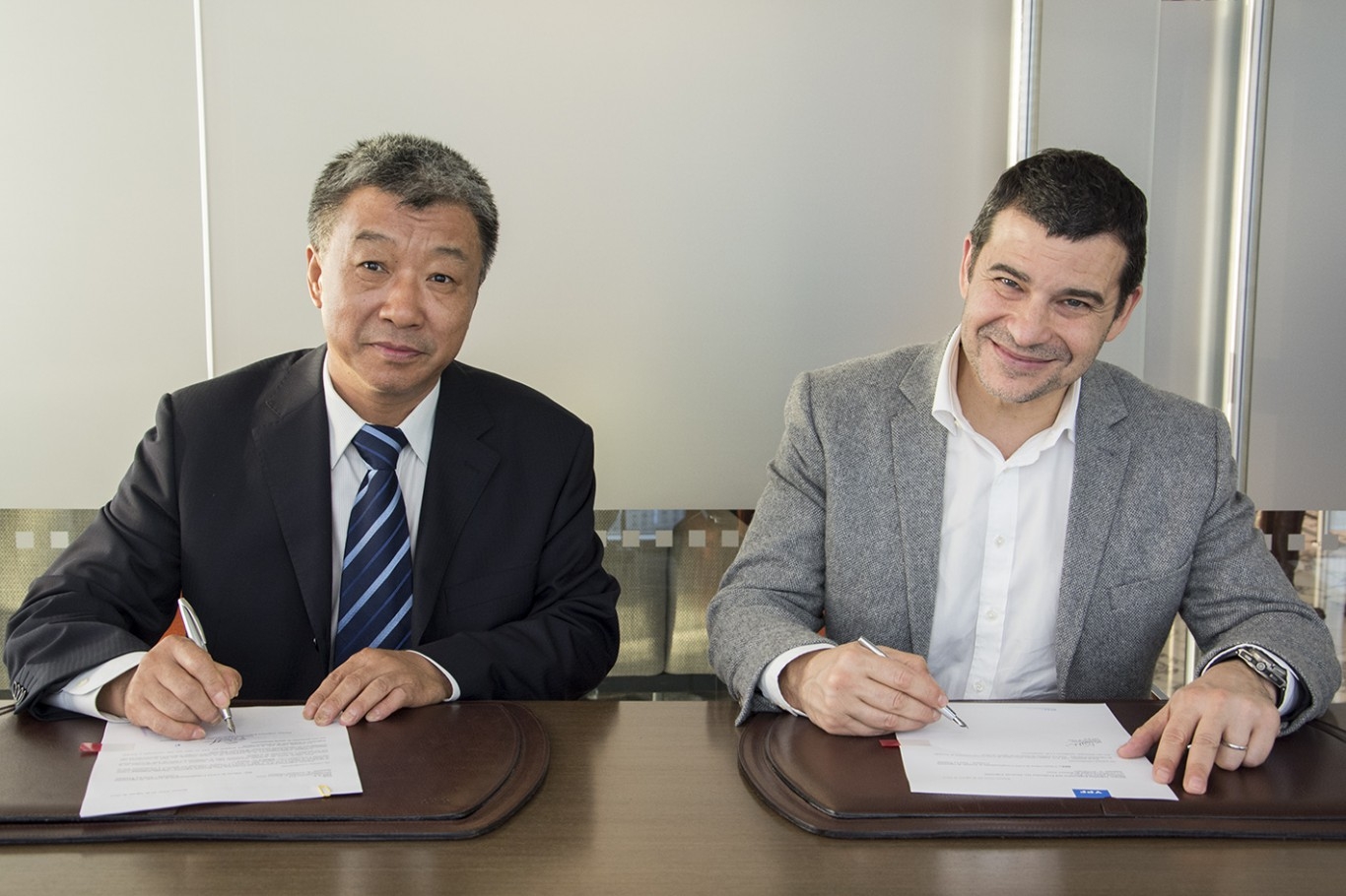 Acuerdo firmado entre YPF y Sinopec