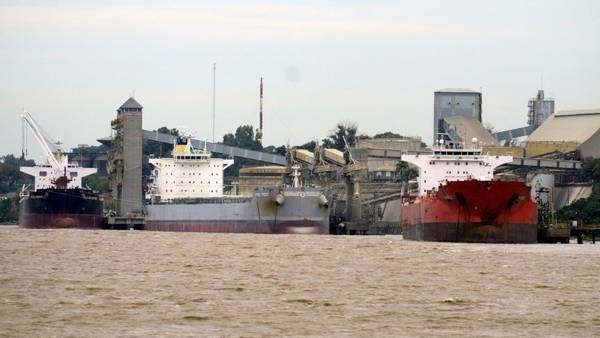 Paro de aceiteros: hay casi cien barcos varados en los puertos