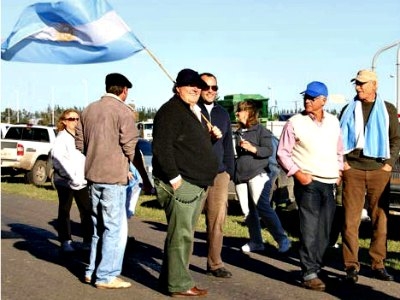 La protesta del campo irrumpió sobre autopista a Santa Fe