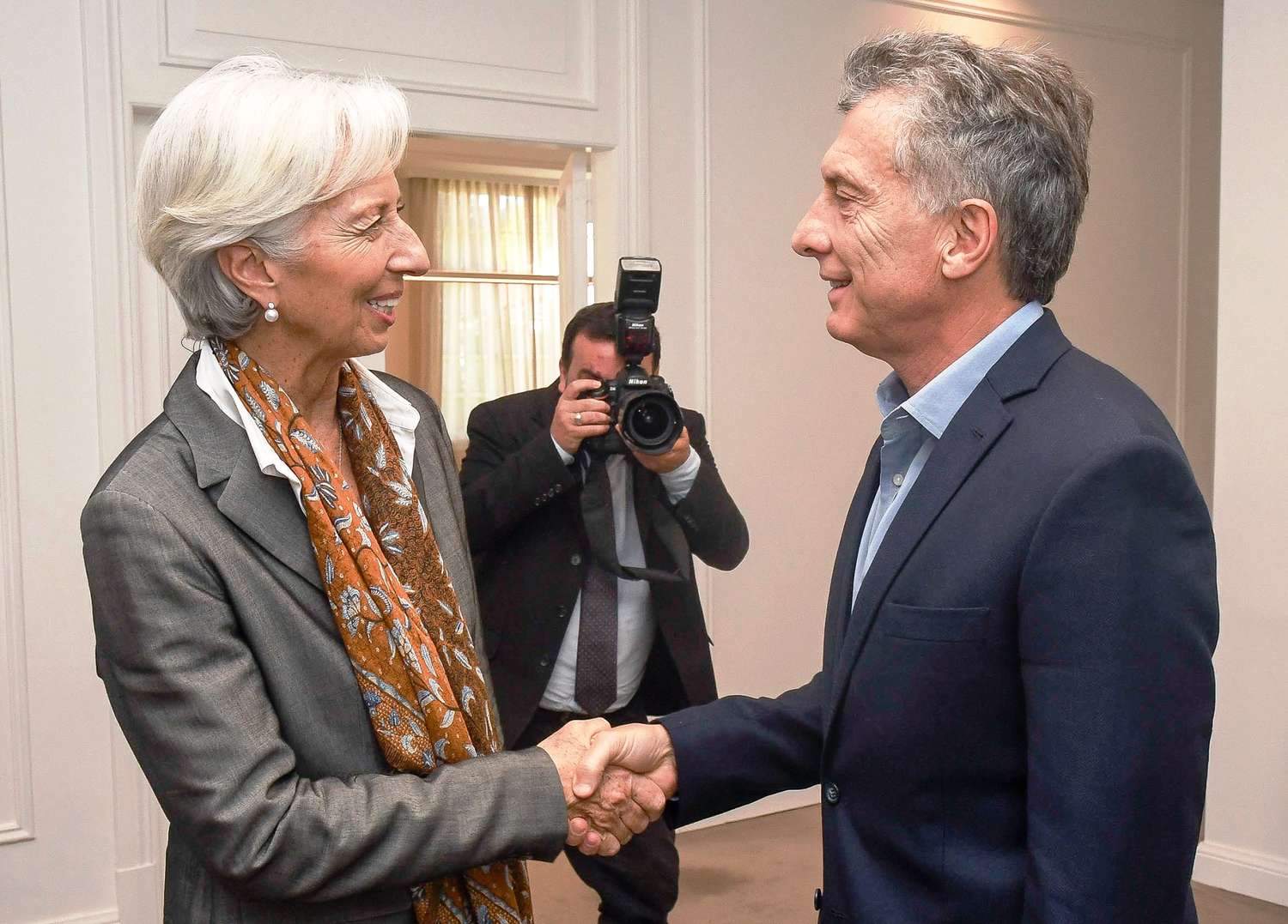 El Fondo confirmó el acuerdo y Christine Lagarde felicitó al gobierno argentino