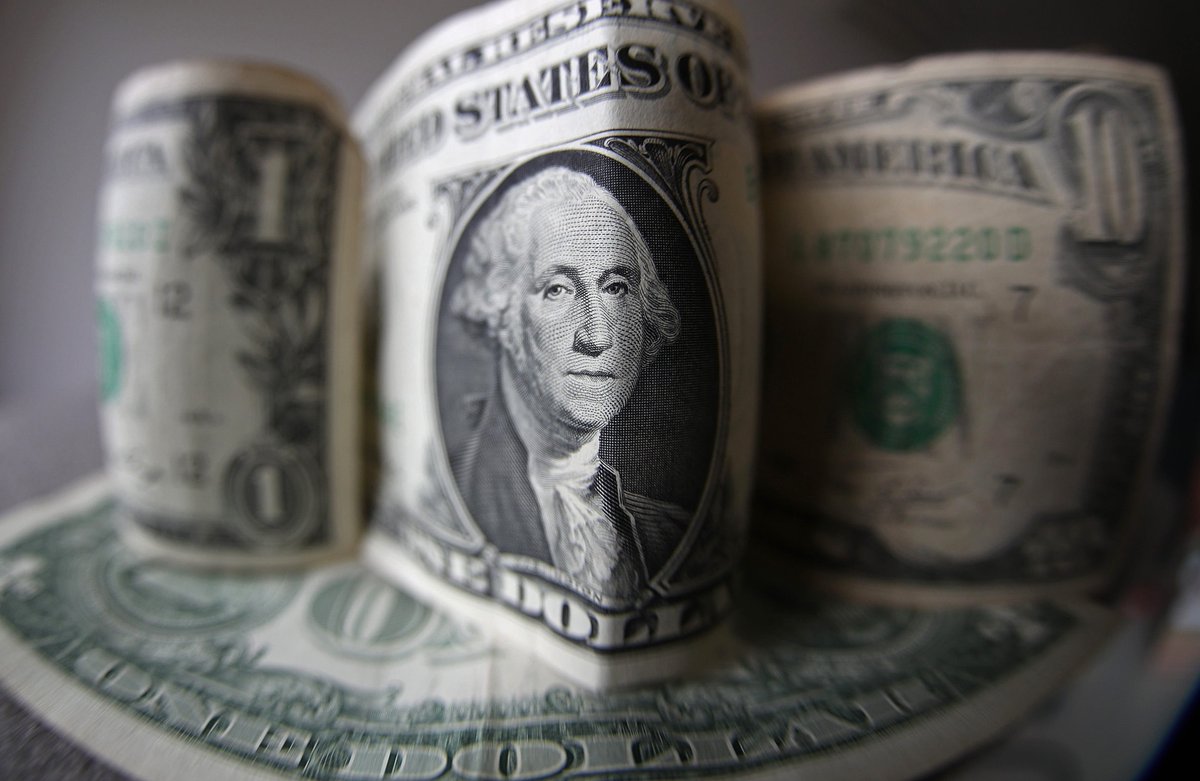 El dolar anota su cuarta caída consecutiva