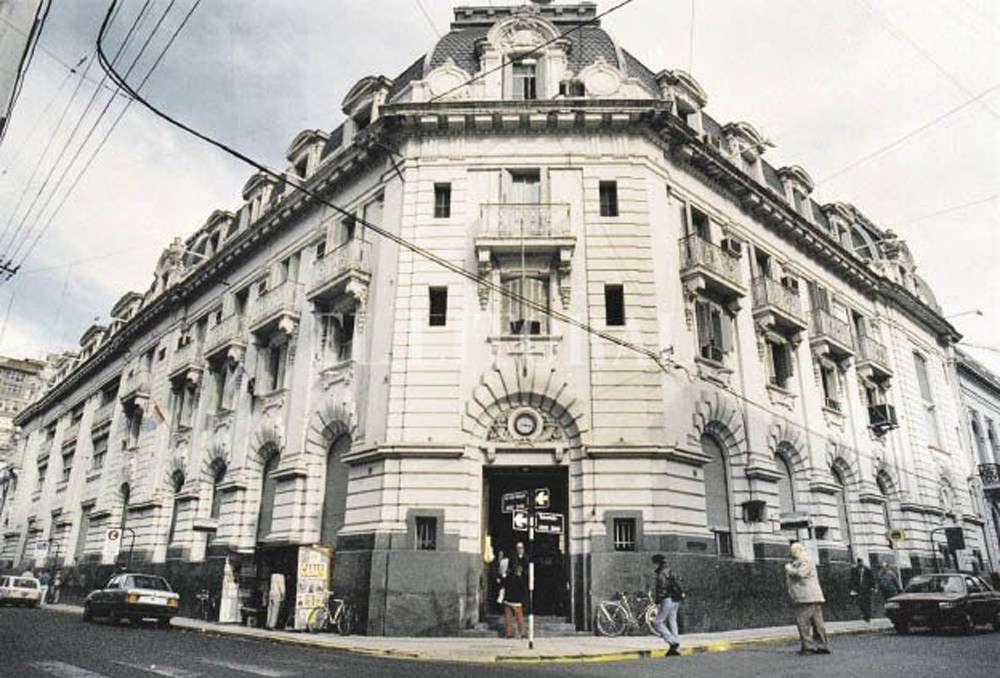 Los bancos Santa Fe y Nación se anotan para ser agentes financieros de la provincia