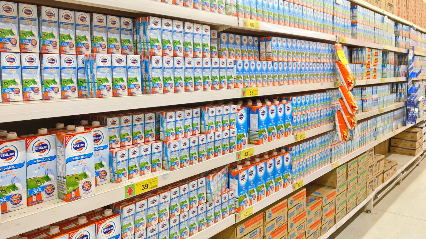 Precios “congelados” por seis meses: mejorarán el abastecimiento de leche, pero será más cara