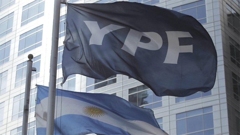 YPF formalizó el cierre del canje de deuda