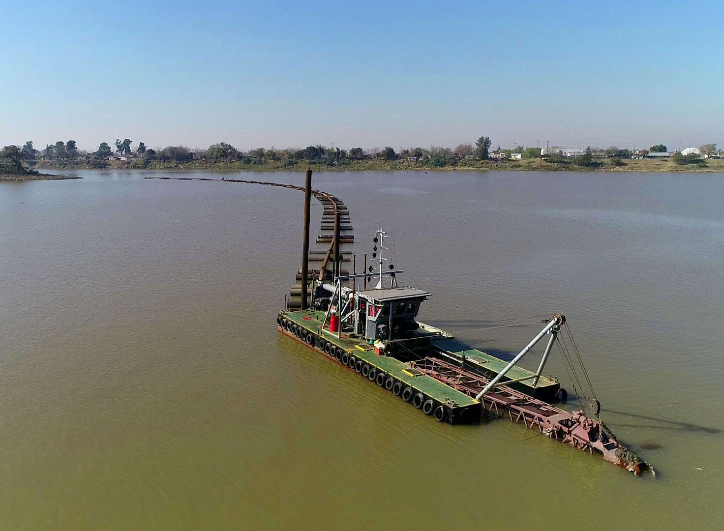 Puertos comerciales y exportadores piden licitar el dragado del Paraná