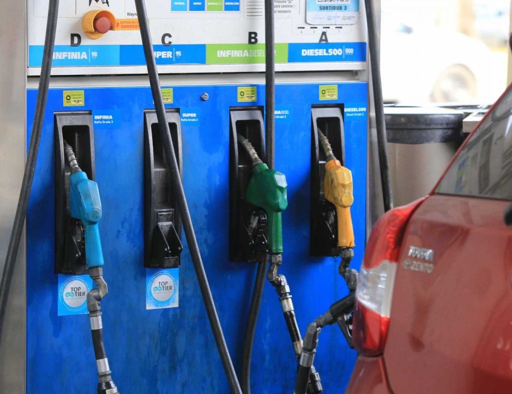 Postergaron hasta marzo la actualización de impuestos a los combustibles