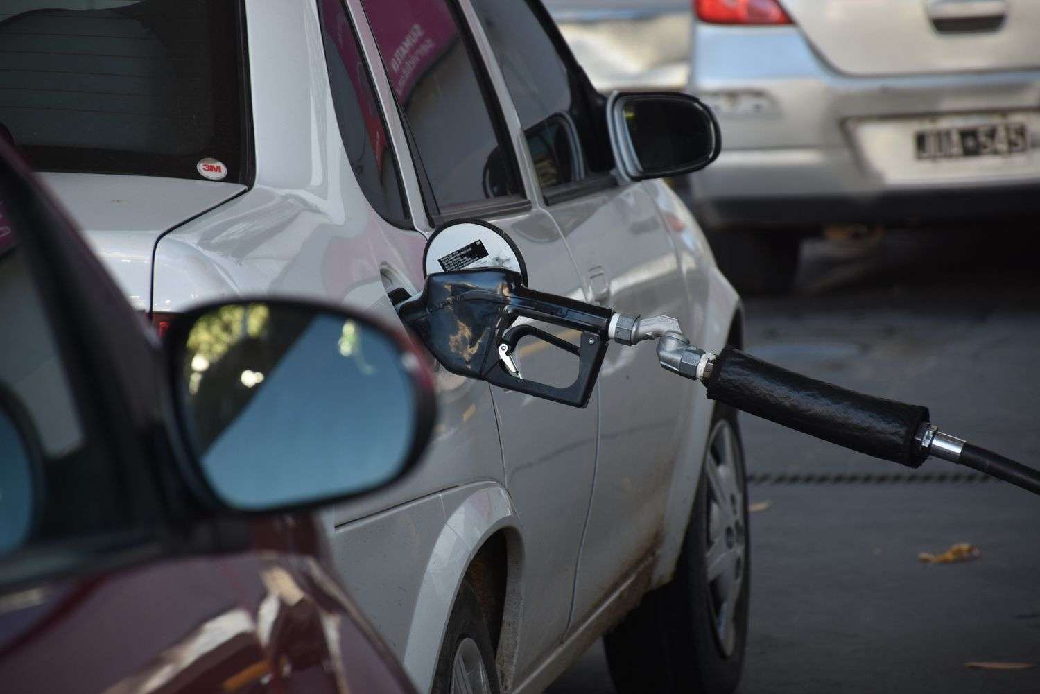 Combustibles subirán un 4% mensual hasta agosto