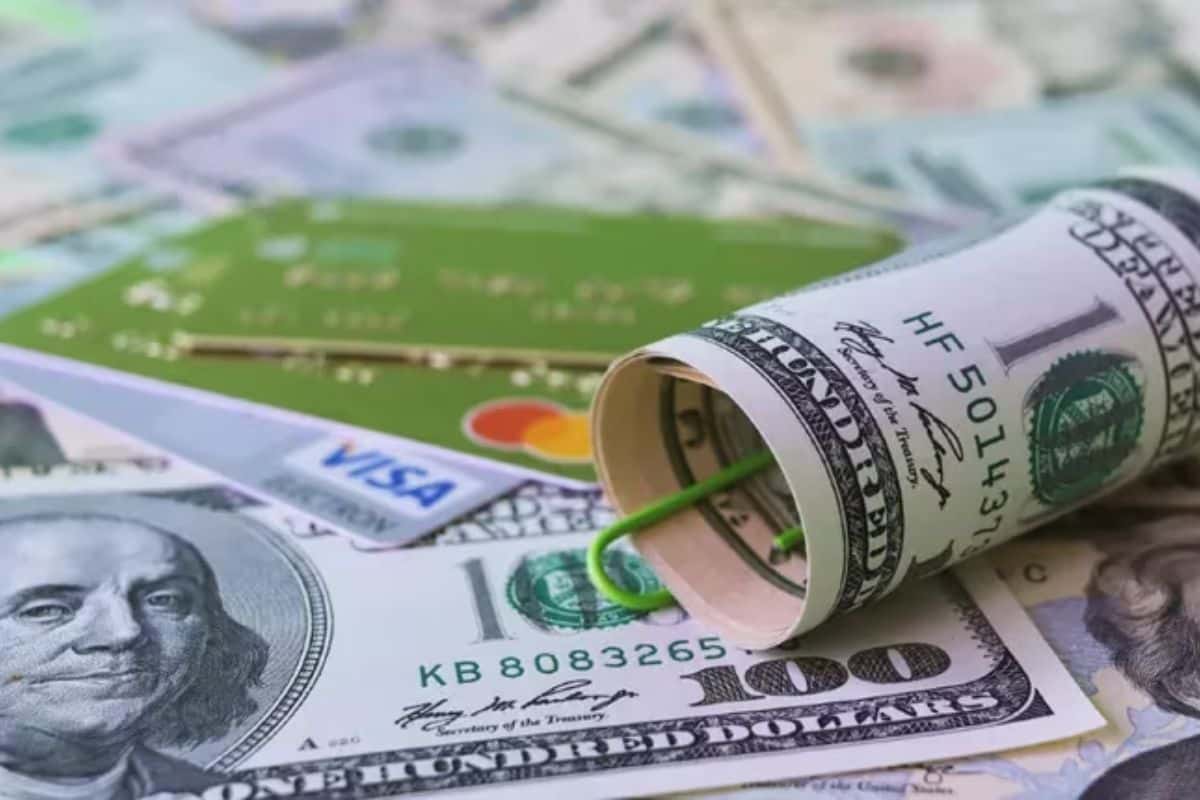 El martes 15 de agosto, el valor del dólar minorista se sitúa en $366,18. El dólar solidario $640,81. Dólar Qatar  $732,35