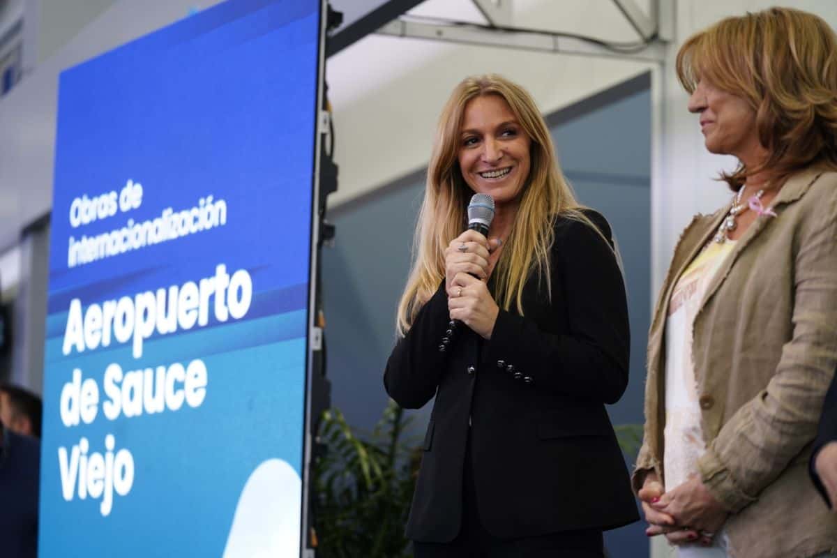 Florencia Carignano acompañó a Perotti en la supervisión de las obras del Aeropuerto Sauce Viejo